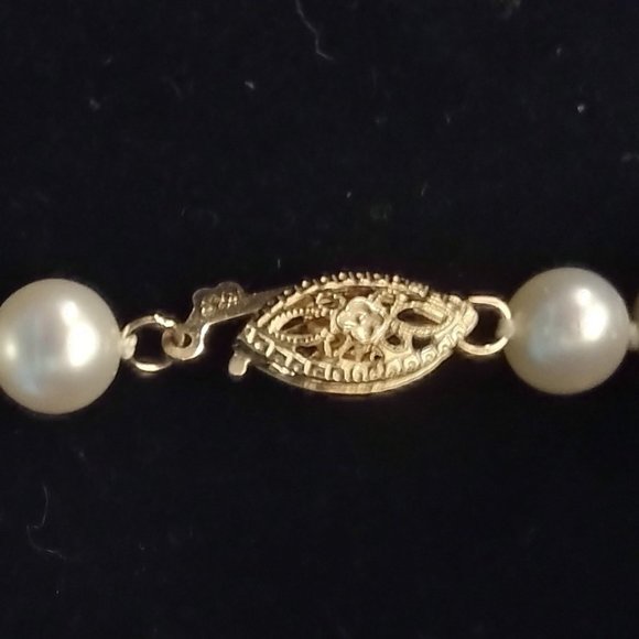 Rare Aura 24" White Freshwater Cultured AA Quality 5-6mm Pearl Necklace - Picture 6 of 9